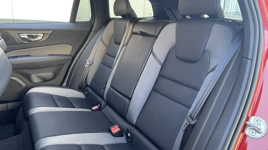 VOLVO V60 -