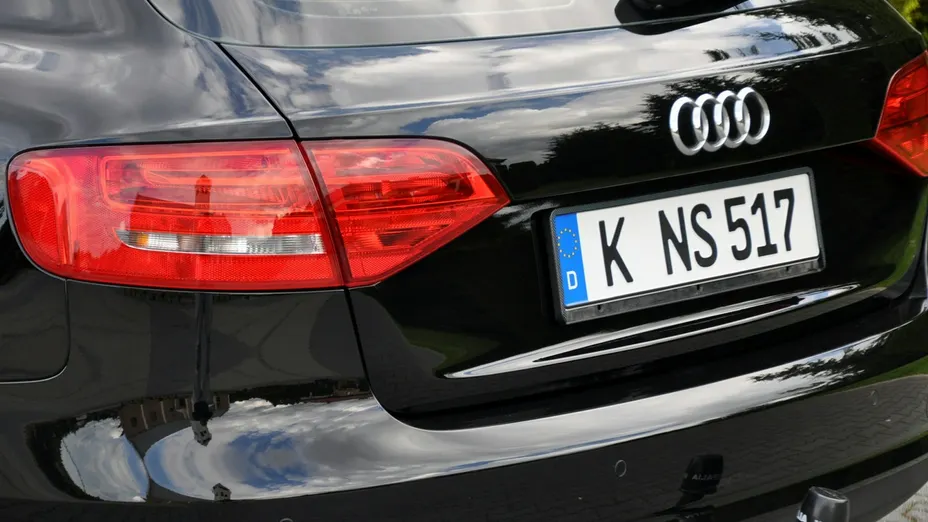AUDI A4 -