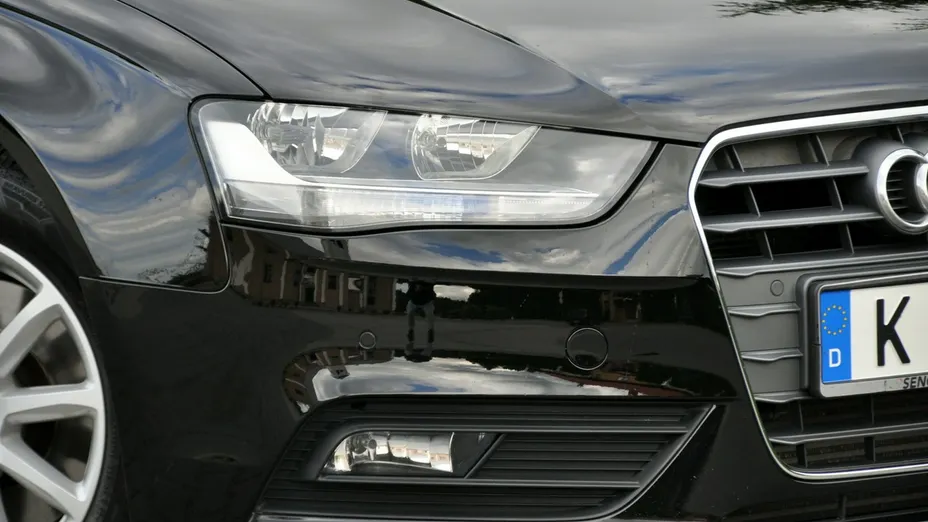 AUDI A4 -