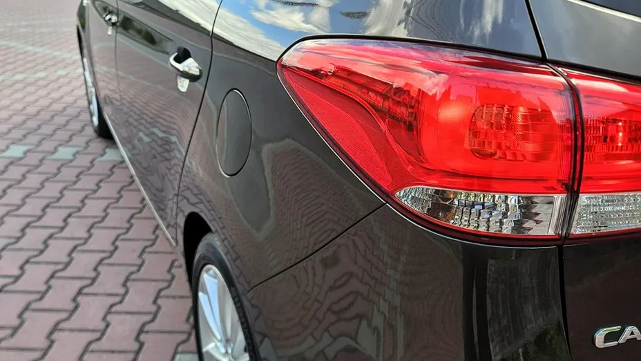 KIA Carens -