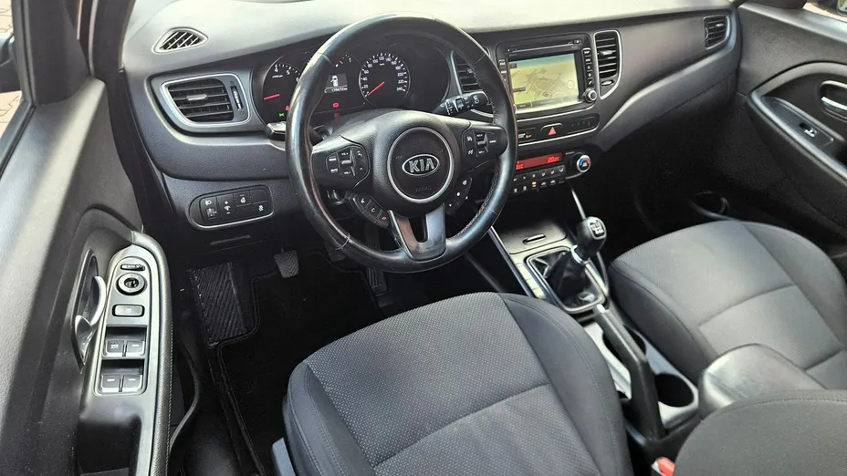 KIA Carens -