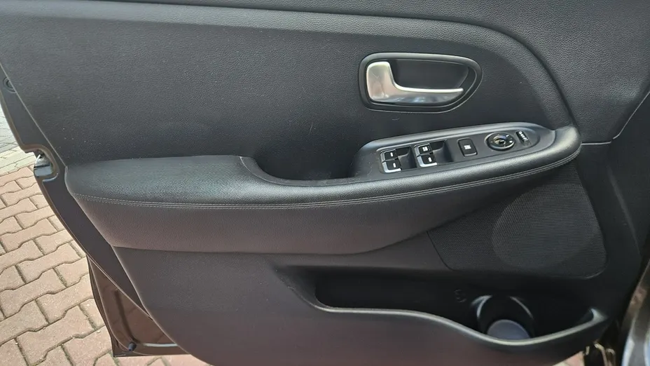 KIA Carens -
