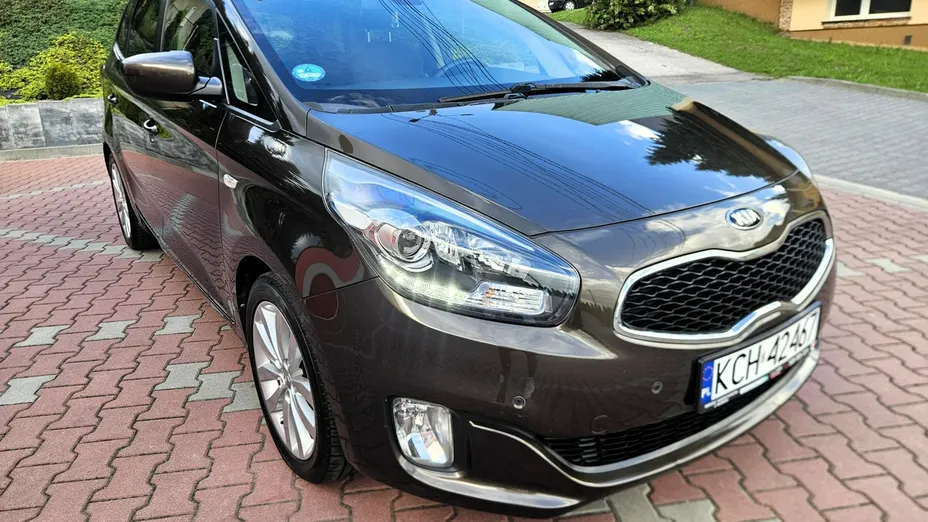 KIA Carens -