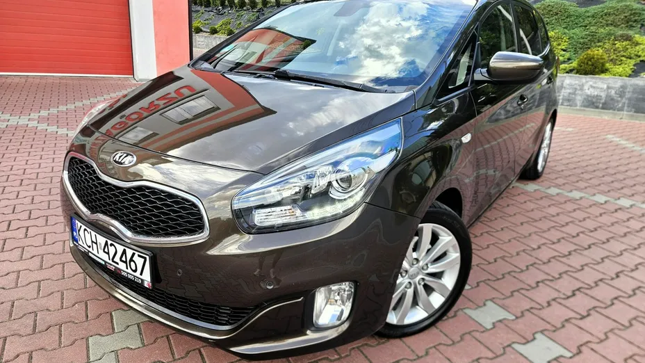 KIA Carens -