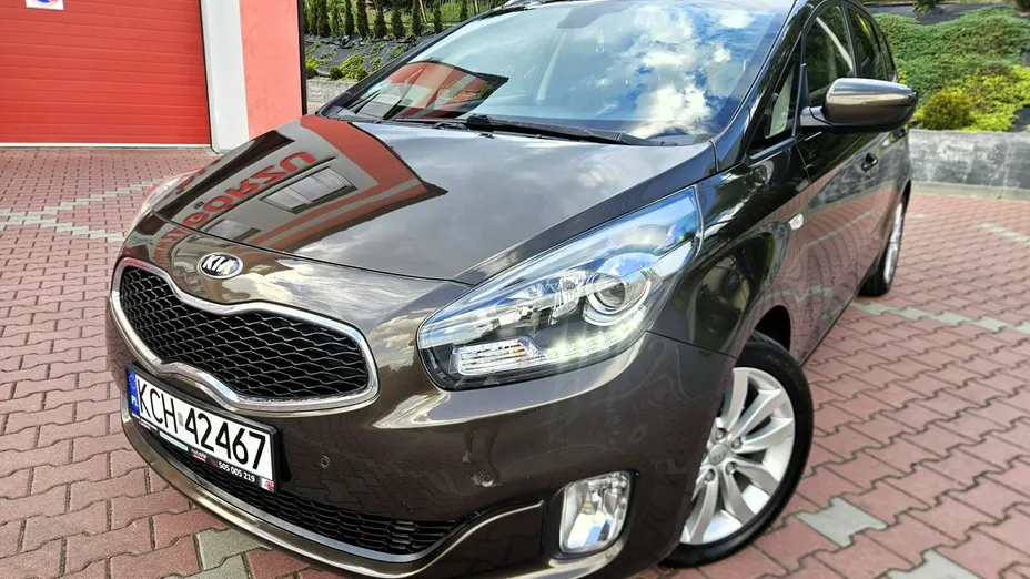 KIA Carens -