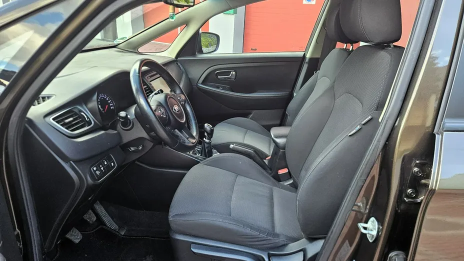 KIA Carens -