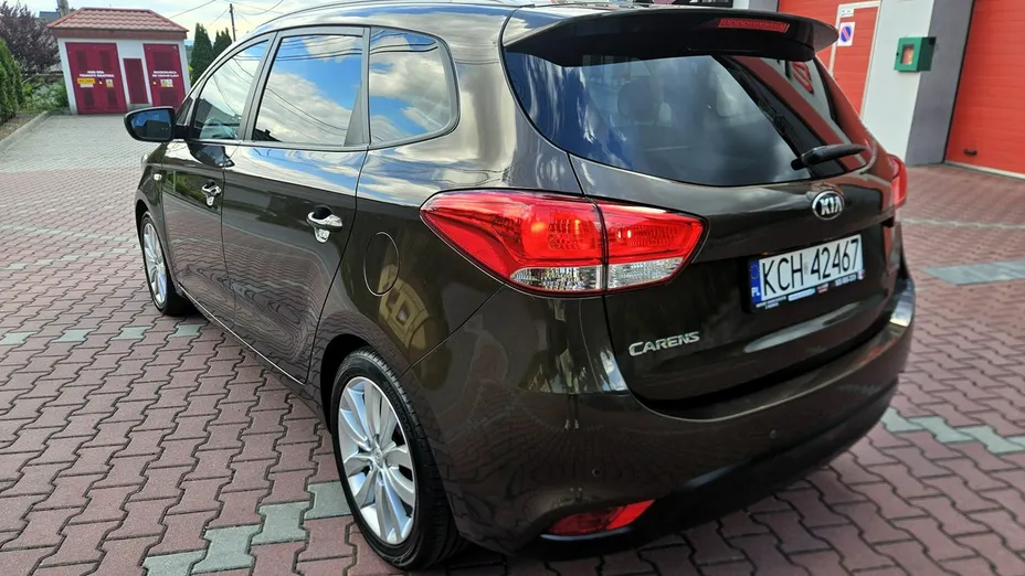 KIA Carens -