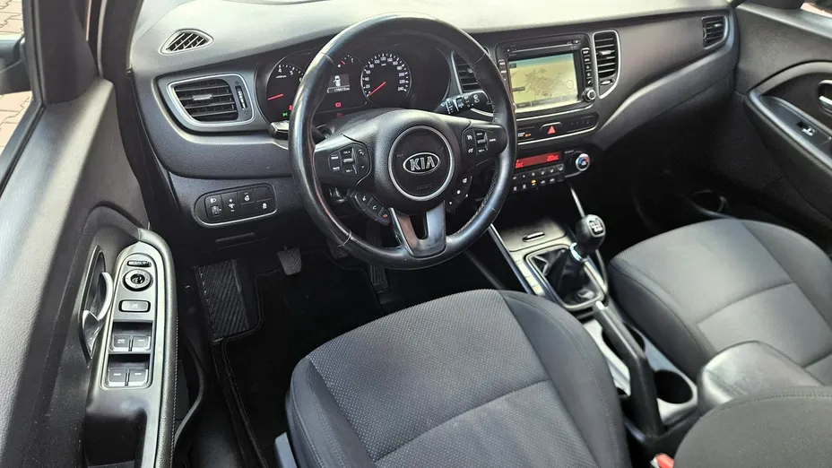 KIA Carens -