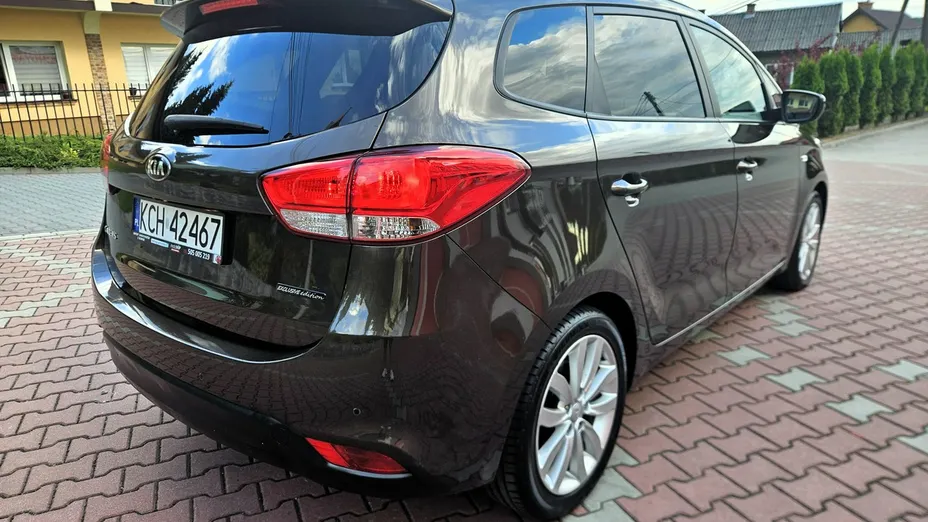 KIA Carens -