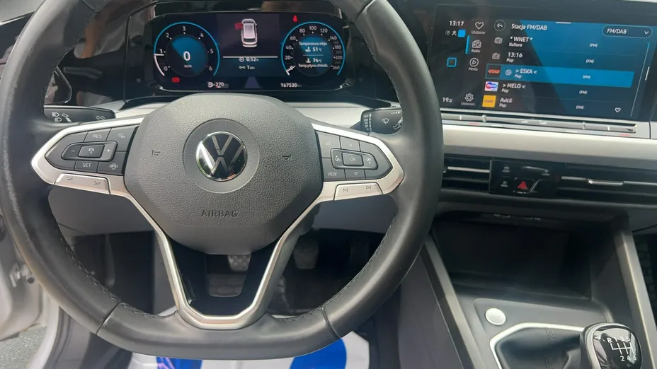 VOLKSWAGEN Golf -