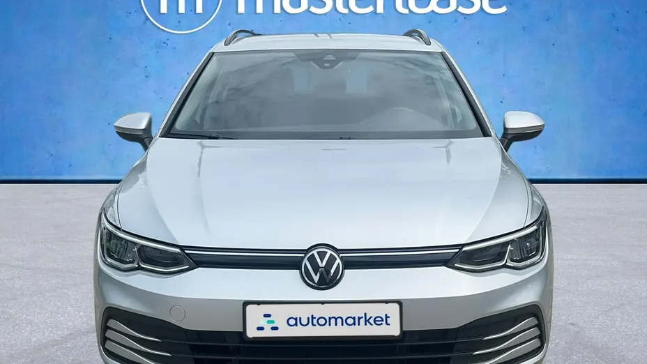 VOLKSWAGEN Golf -
