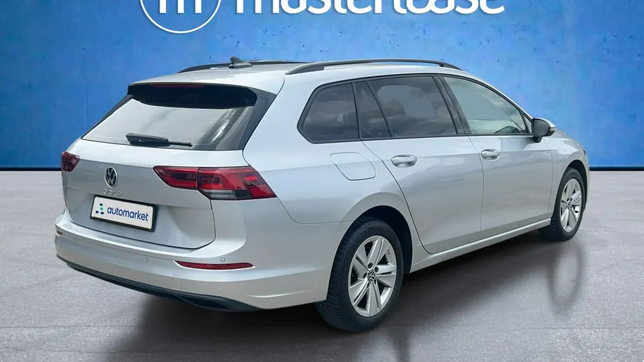 VOLKSWAGEN Golf -