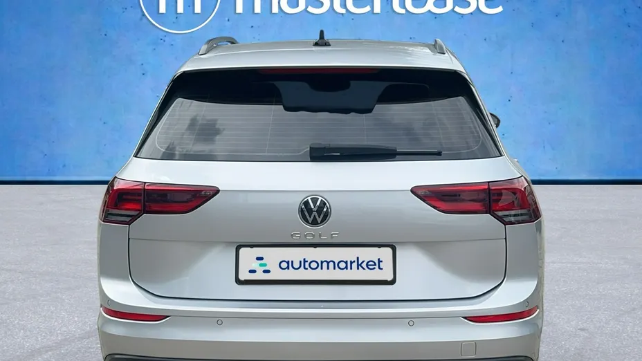 VOLKSWAGEN Golf -