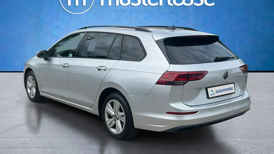 VOLKSWAGEN Golf -