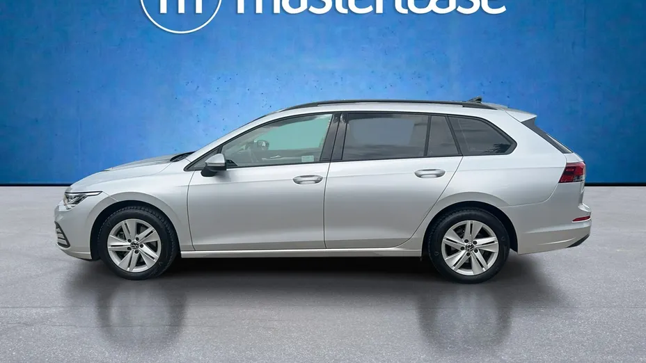 VOLKSWAGEN Golf -