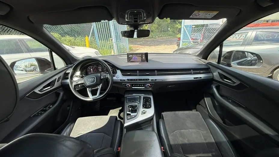 AUDI Q7 -