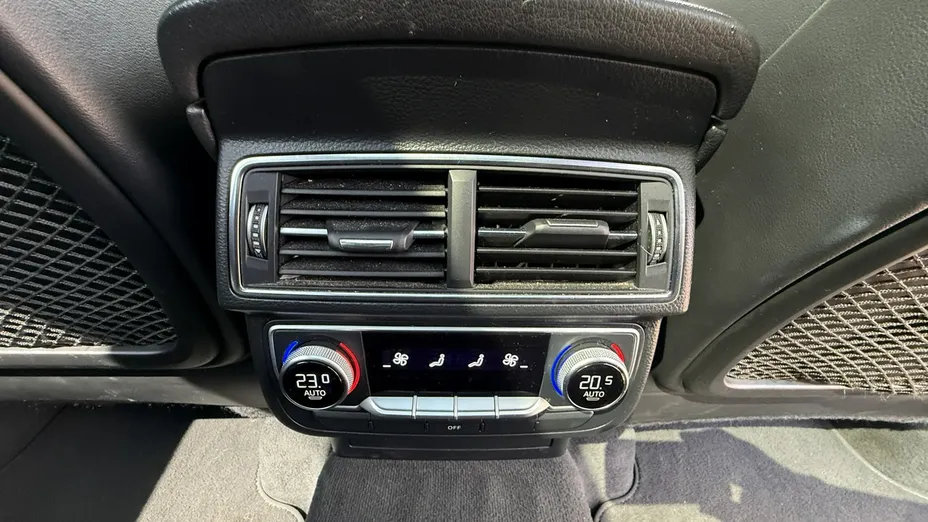 AUDI Q7 -