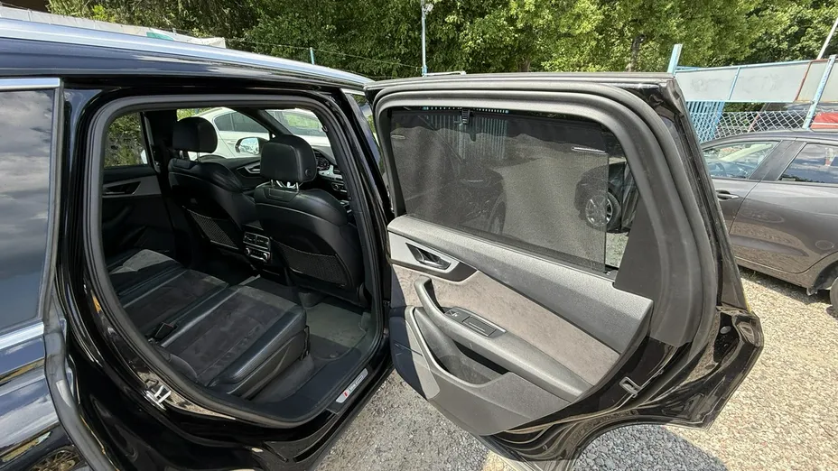 AUDI Q7 -