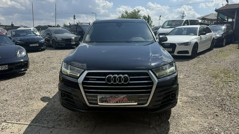 AUDI Q7 -