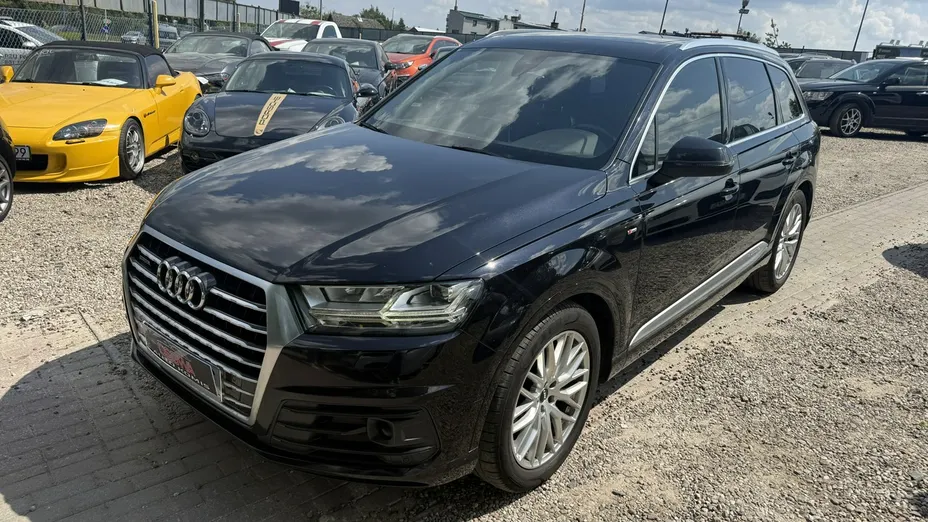 AUDI Q7 -