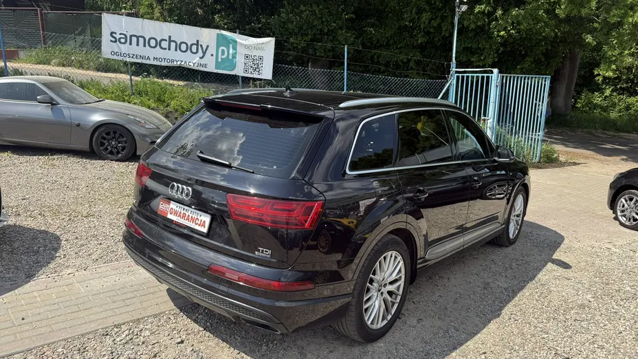 AUDI Q7 -