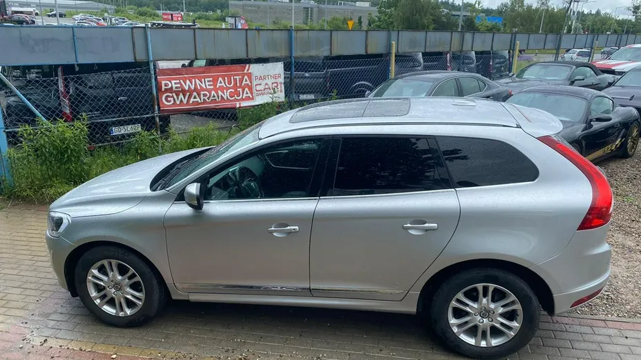 VOLVO XC60 -