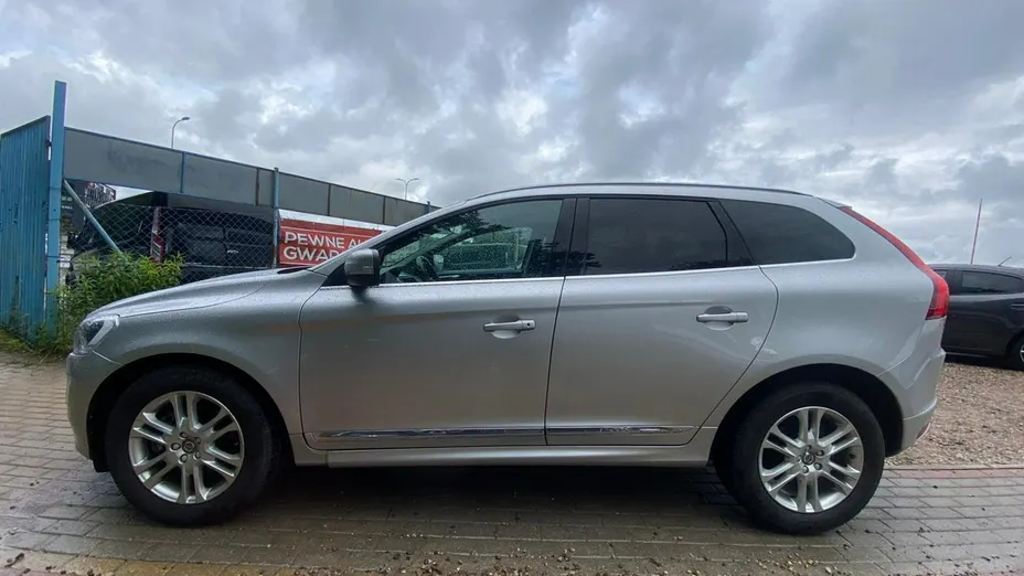 VOLVO XC60 -