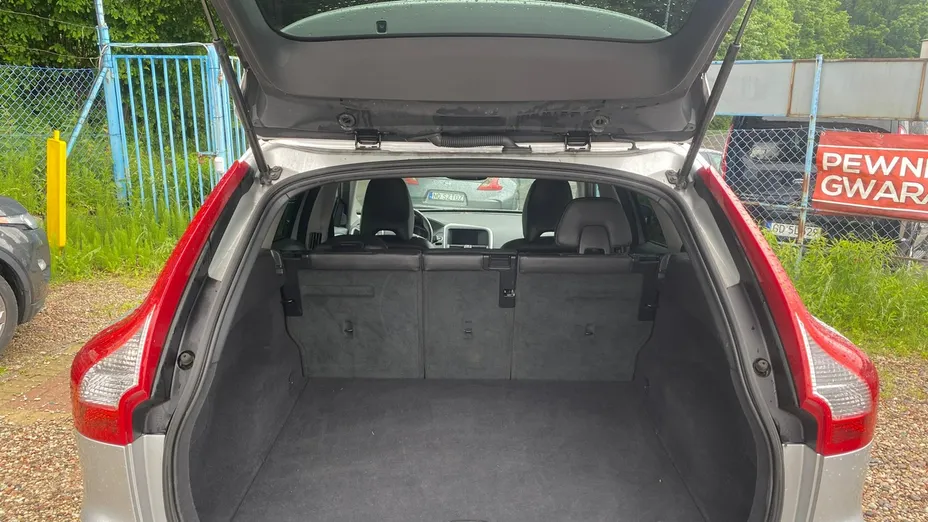 VOLVO XC60 -