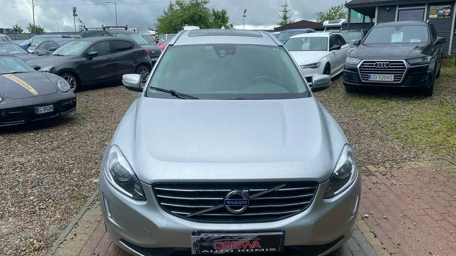 VOLVO XC60 -