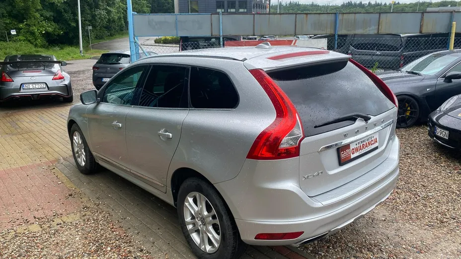 VOLVO XC60 -