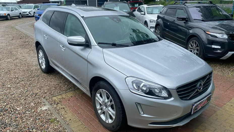 VOLVO XC60 -