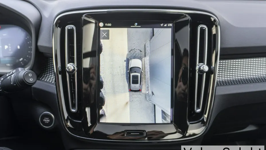 VOLVO XC40 -