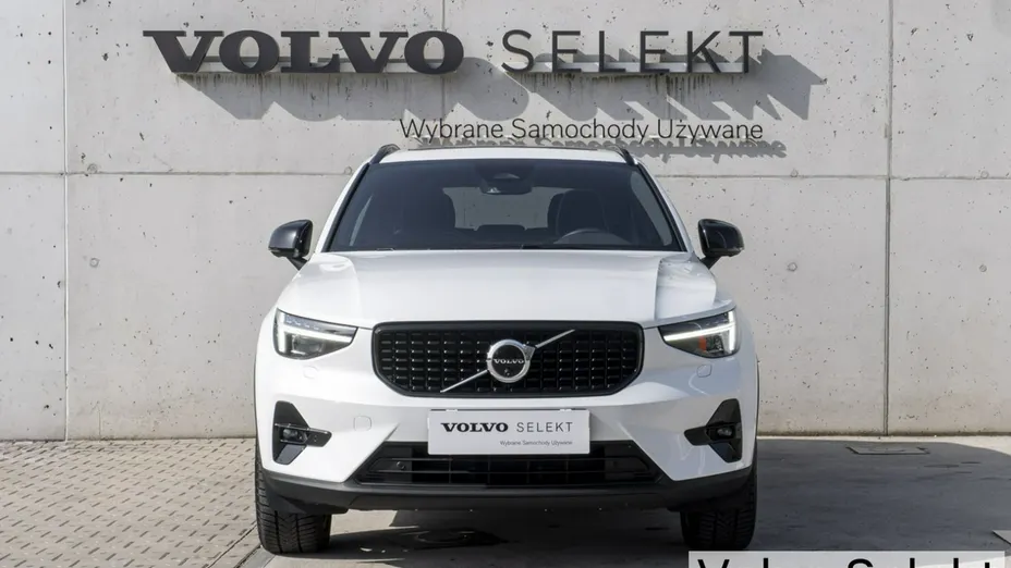 VOLVO XC40 -