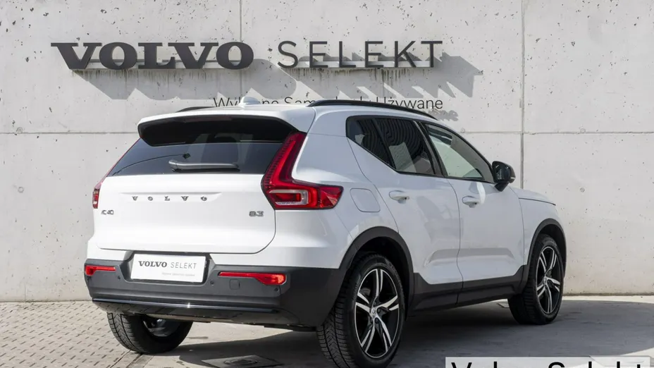 VOLVO XC40 -