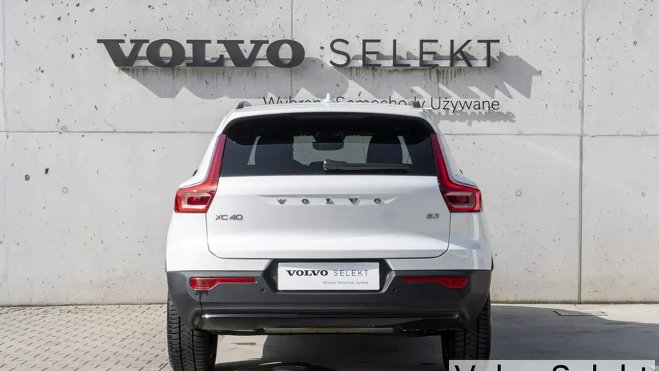 VOLVO XC40 -