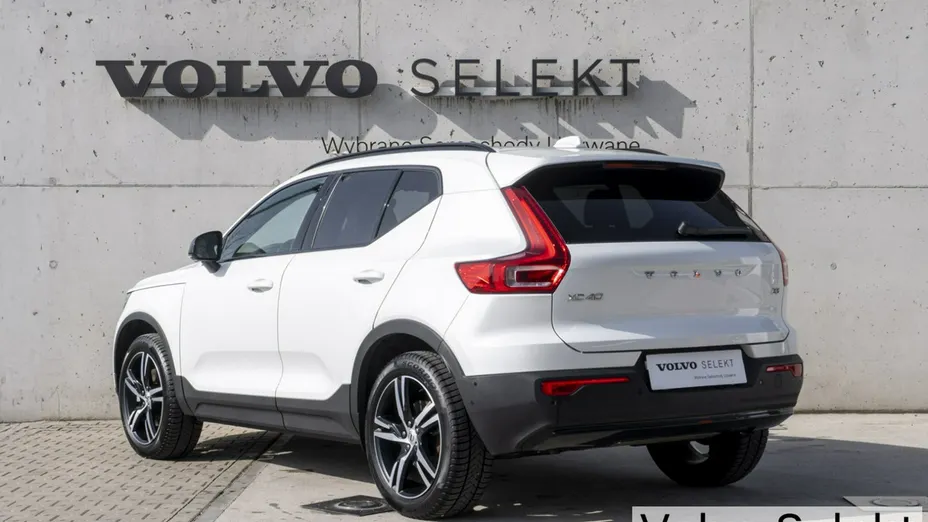 VOLVO XC40 -