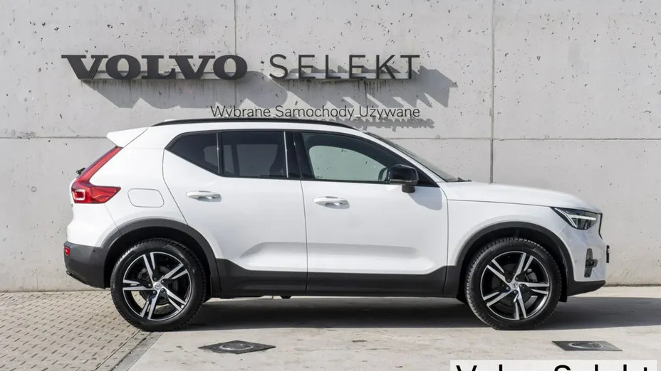 VOLVO XC40 -