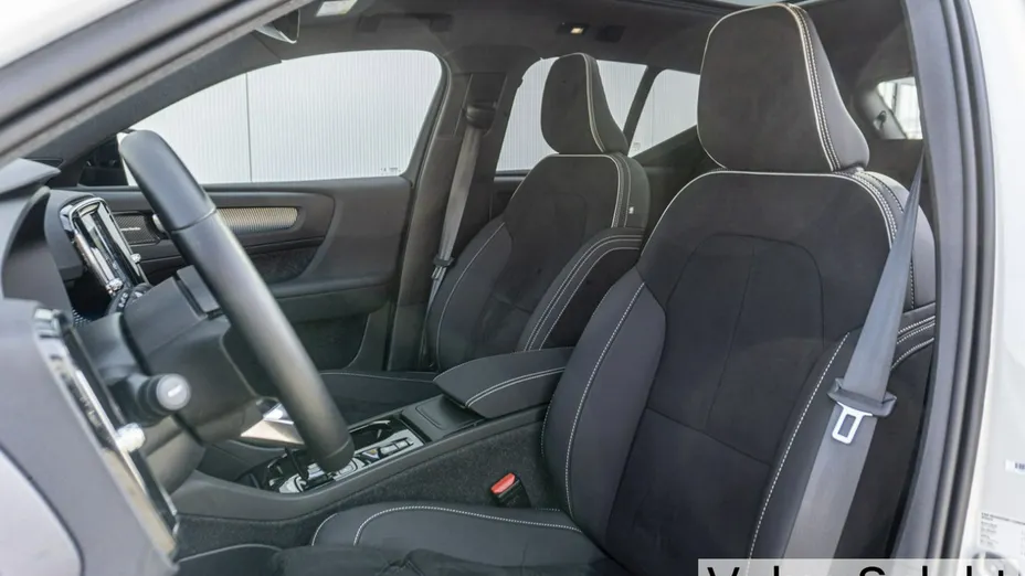 VOLVO XC40 -