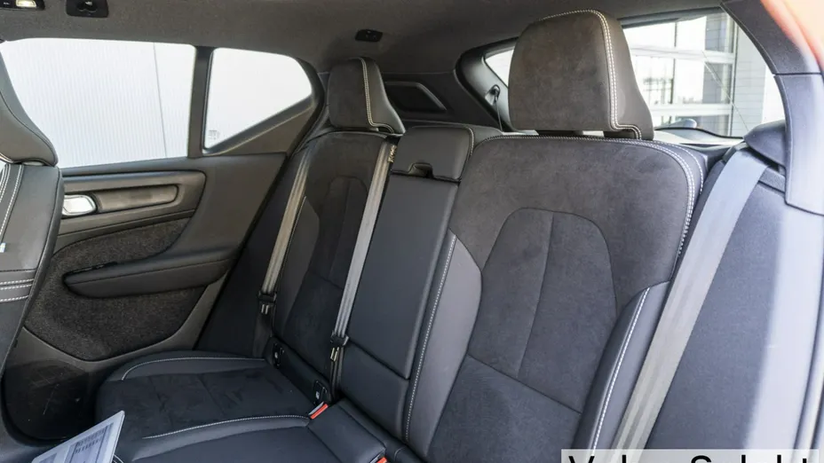 VOLVO XC40 -