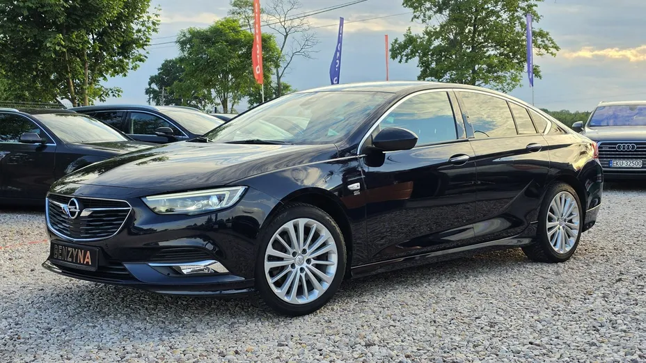 OPEL Insignia -