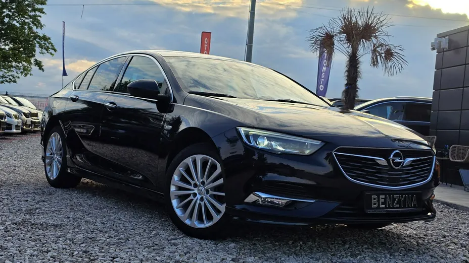 OPEL Insignia -