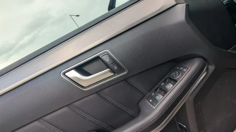 MERCEDES-BENZ E Klasa -