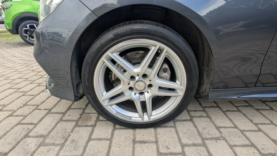 MERCEDES-BENZ E Klasa -