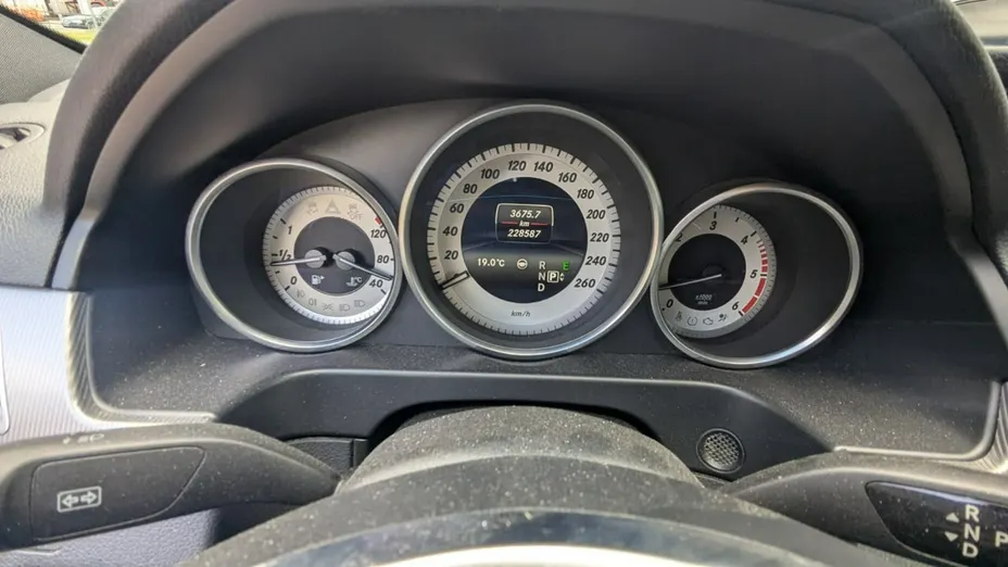 MERCEDES-BENZ E Klasa -