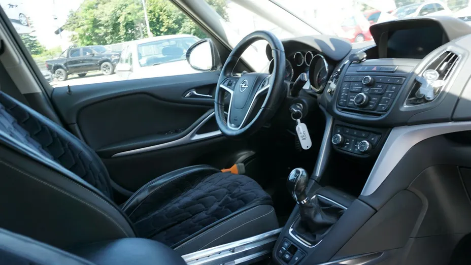 OPEL Zafira -