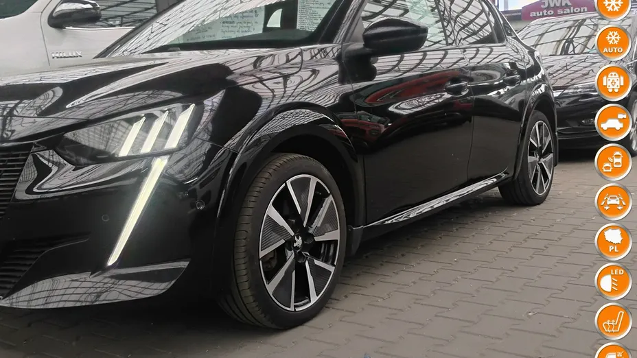 PEUGEOT 208 -