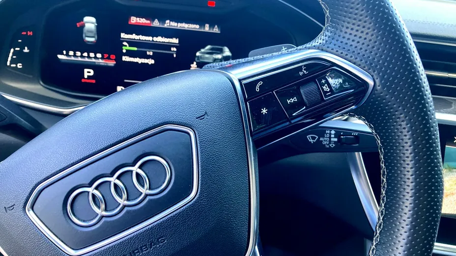 AUDI A6 -