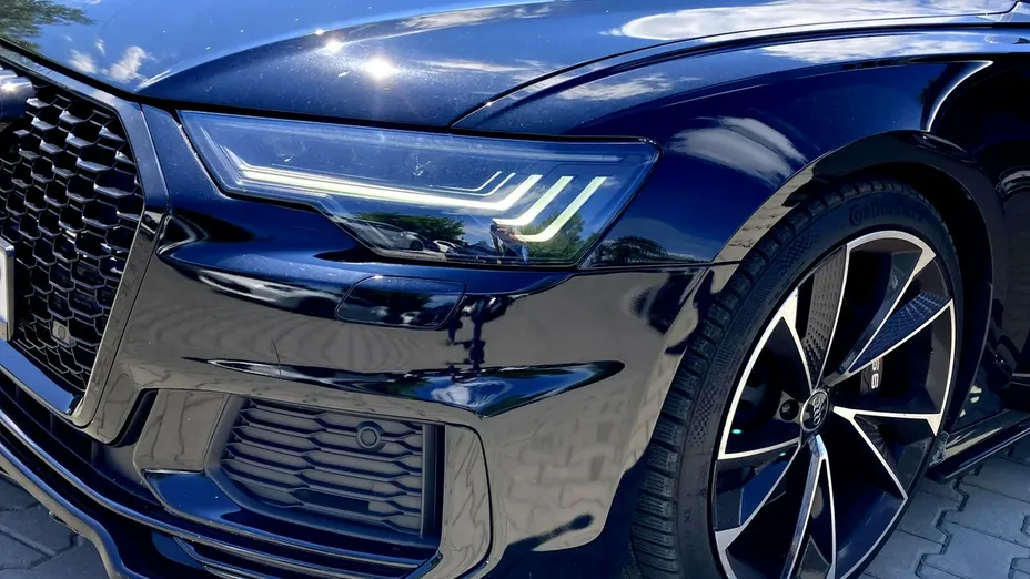 AUDI A6 -