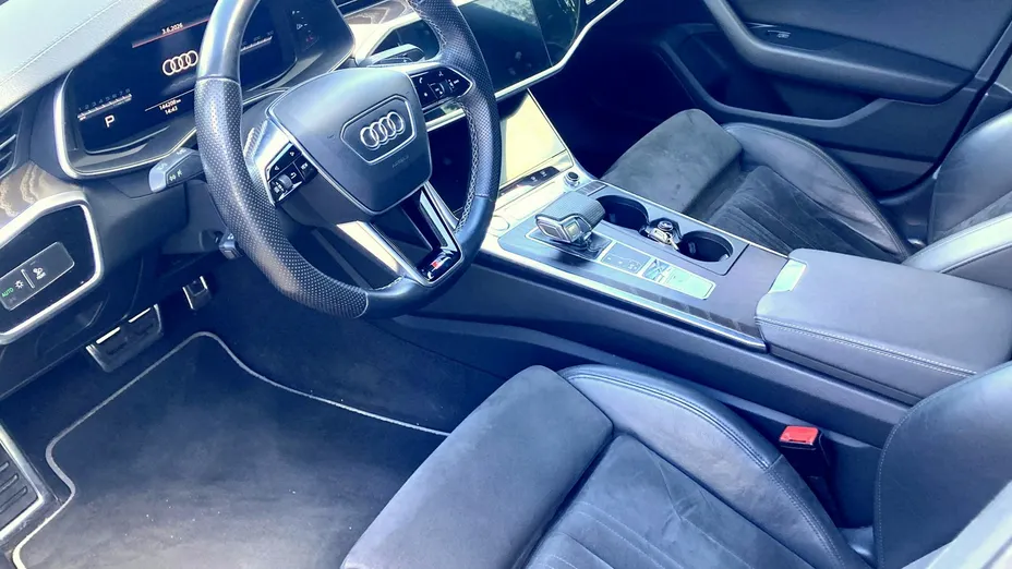 AUDI A6 -