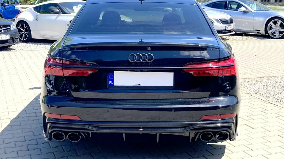 AUDI A6 -